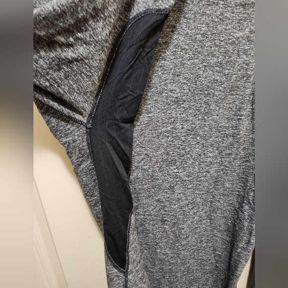 Lululemon long sleeve shirt - Picture 5 of 8